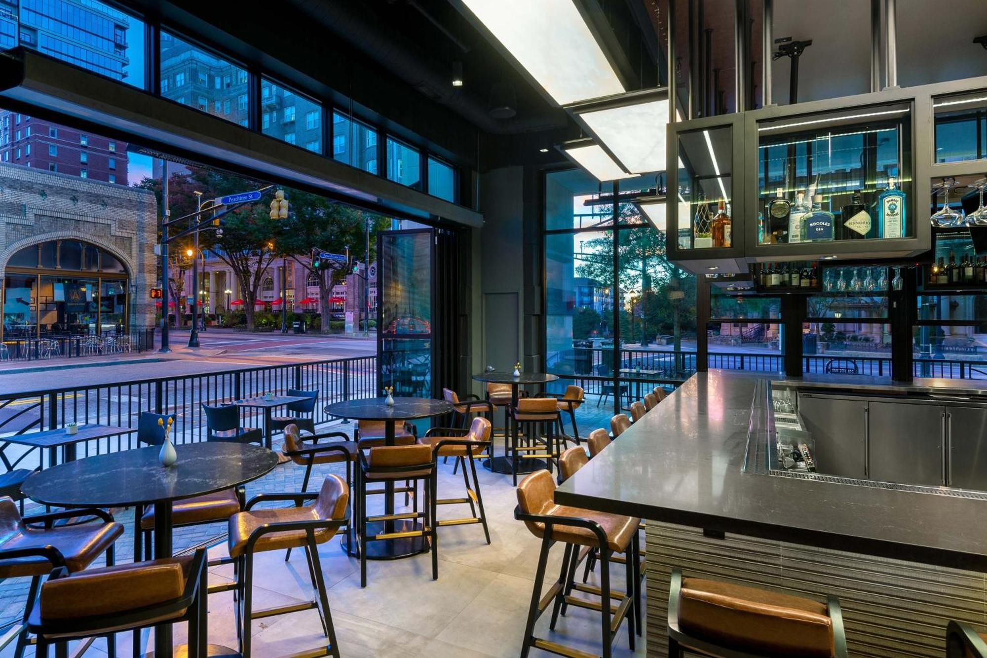 Hotel Courtyard By Marriott Atlanta Midtown Exterior foto
